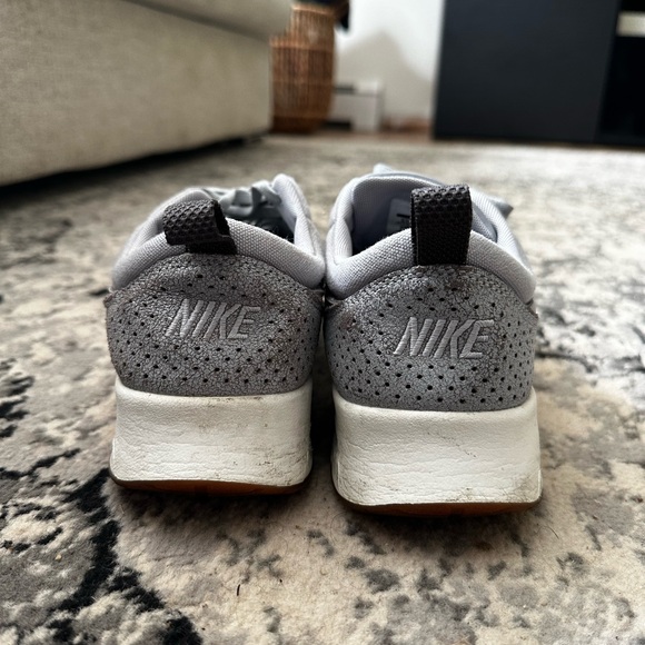 Nike grey sneakers - Picture 4 of 5